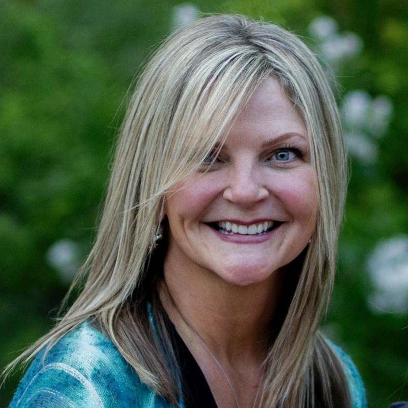 Lisa Argo - Marketing & Communications Coordinator